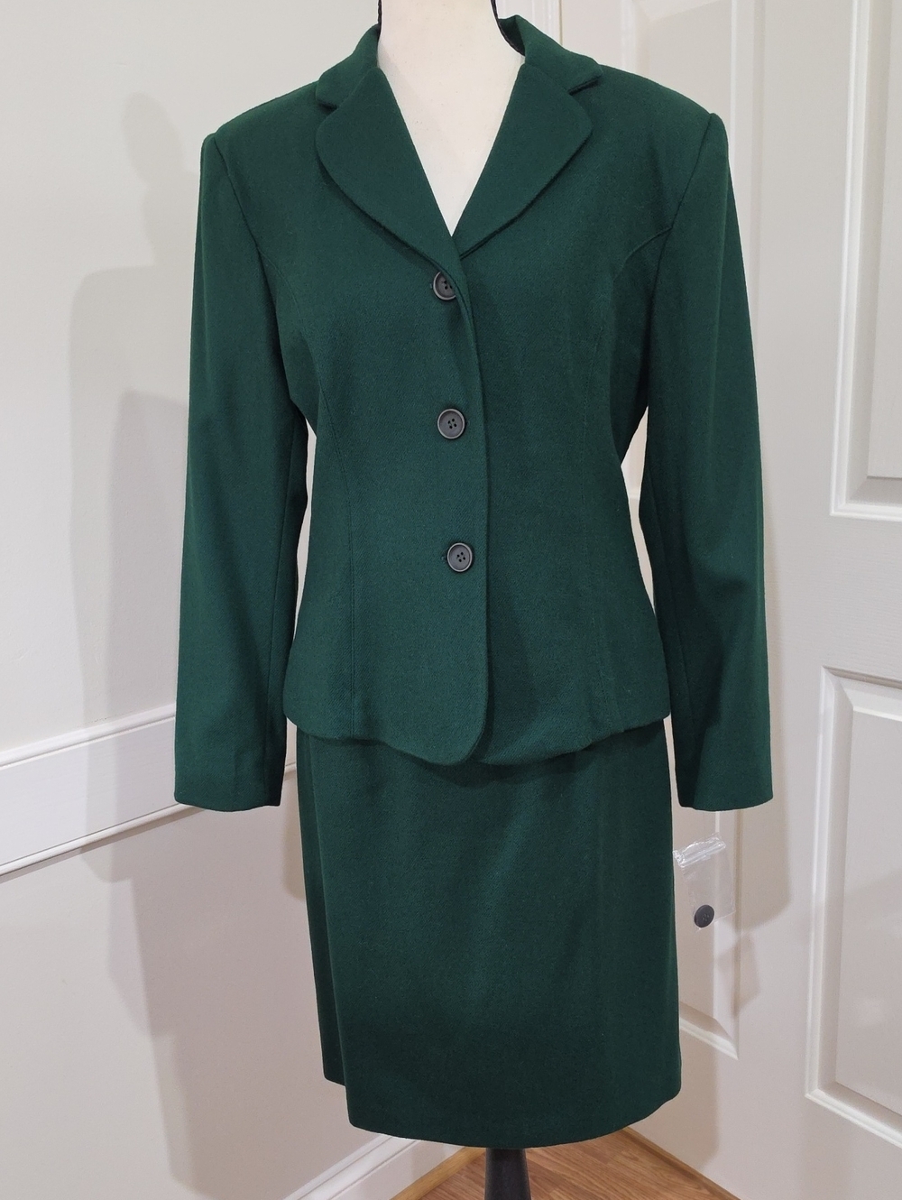 Vtg Savannah Forest Green 100% Wool Skirt Suit Set - Made in USA - Size 8